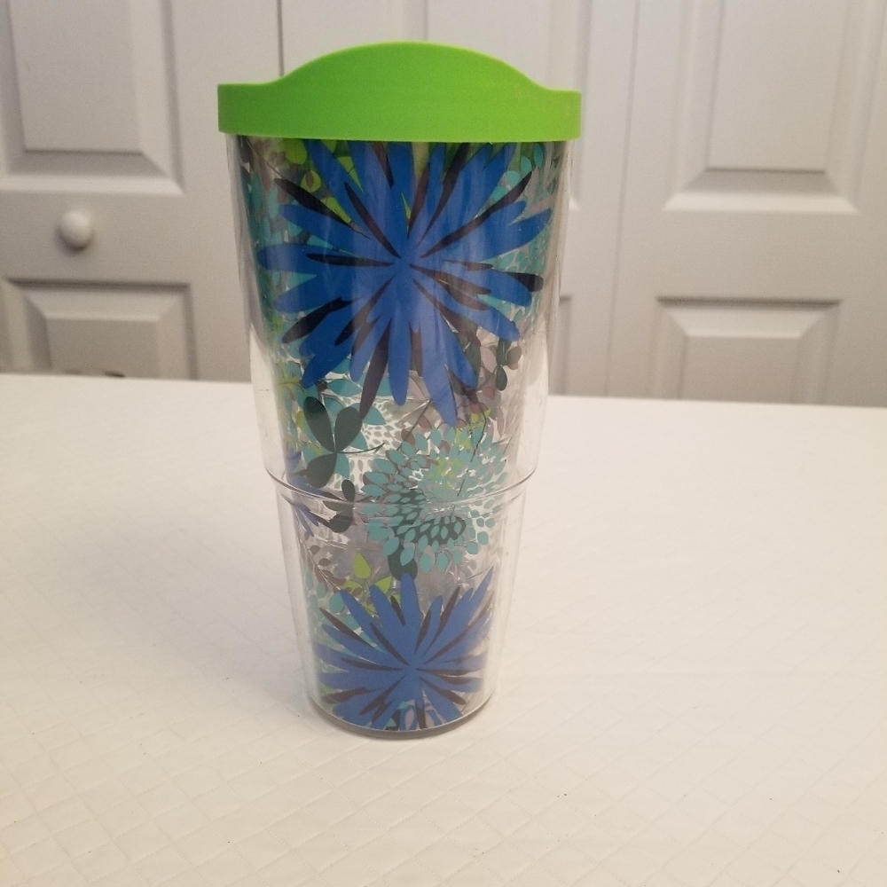 Tervis  24oz. Tumbler with Lid, Blue Green Flowes, Green Lid Made In USA Floral